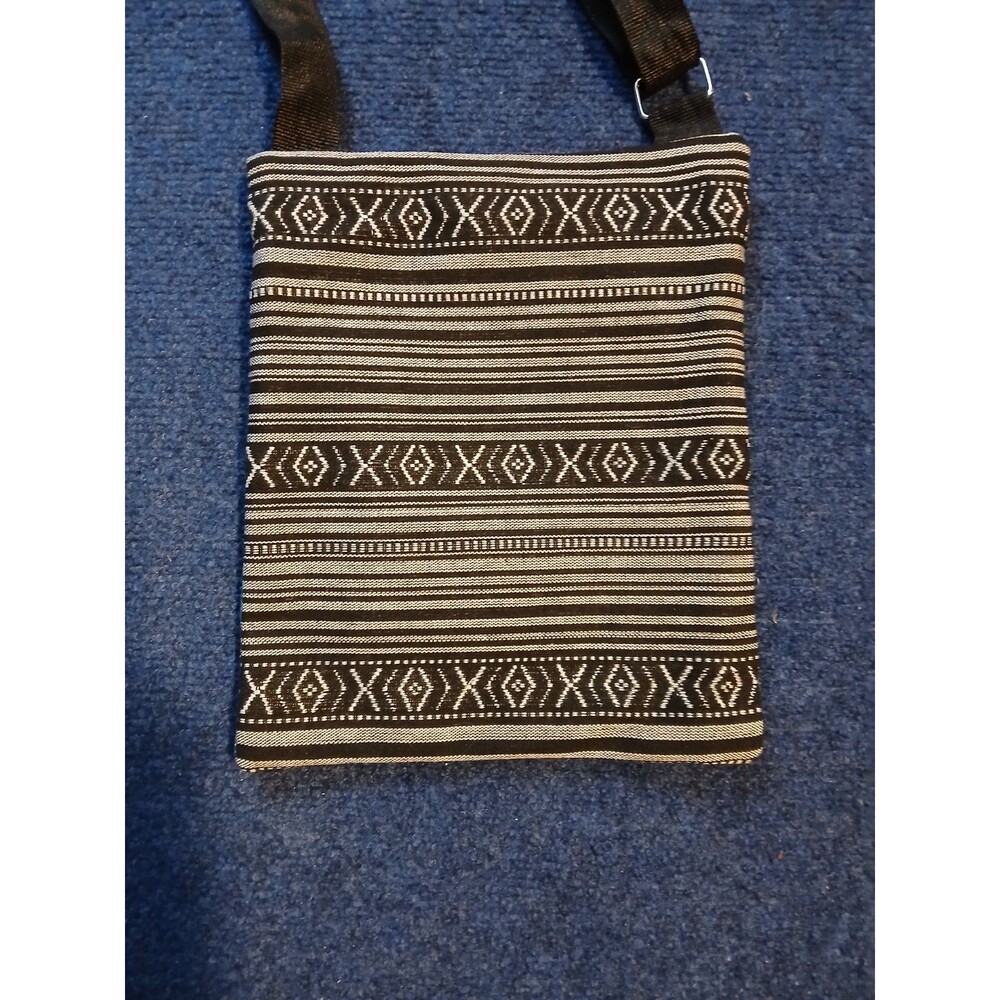 Wolf Tribal crossbody/ shoulder Bag Adjustable straps - Picture 3 of 7